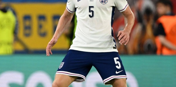 英媒：利物浦密切关注图卢兹22岁中卫克雷斯韦尔