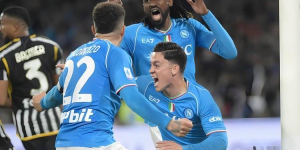 意甲强弱对话！萨索洛主场迎战那不勒斯，中游队能否阻击争冠豪强？