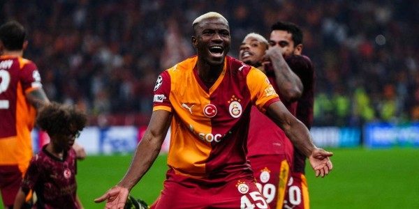 欧冠：3-1，奥斯梅恩获评9.8分：无敌双响炮，助土超领头羊2连胜